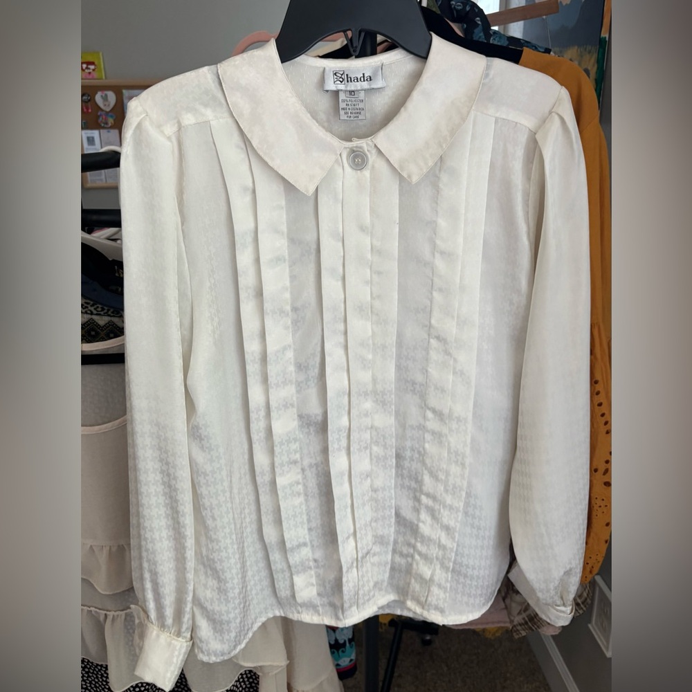 Vintage Shada Cream Textured Button-Up Blouse